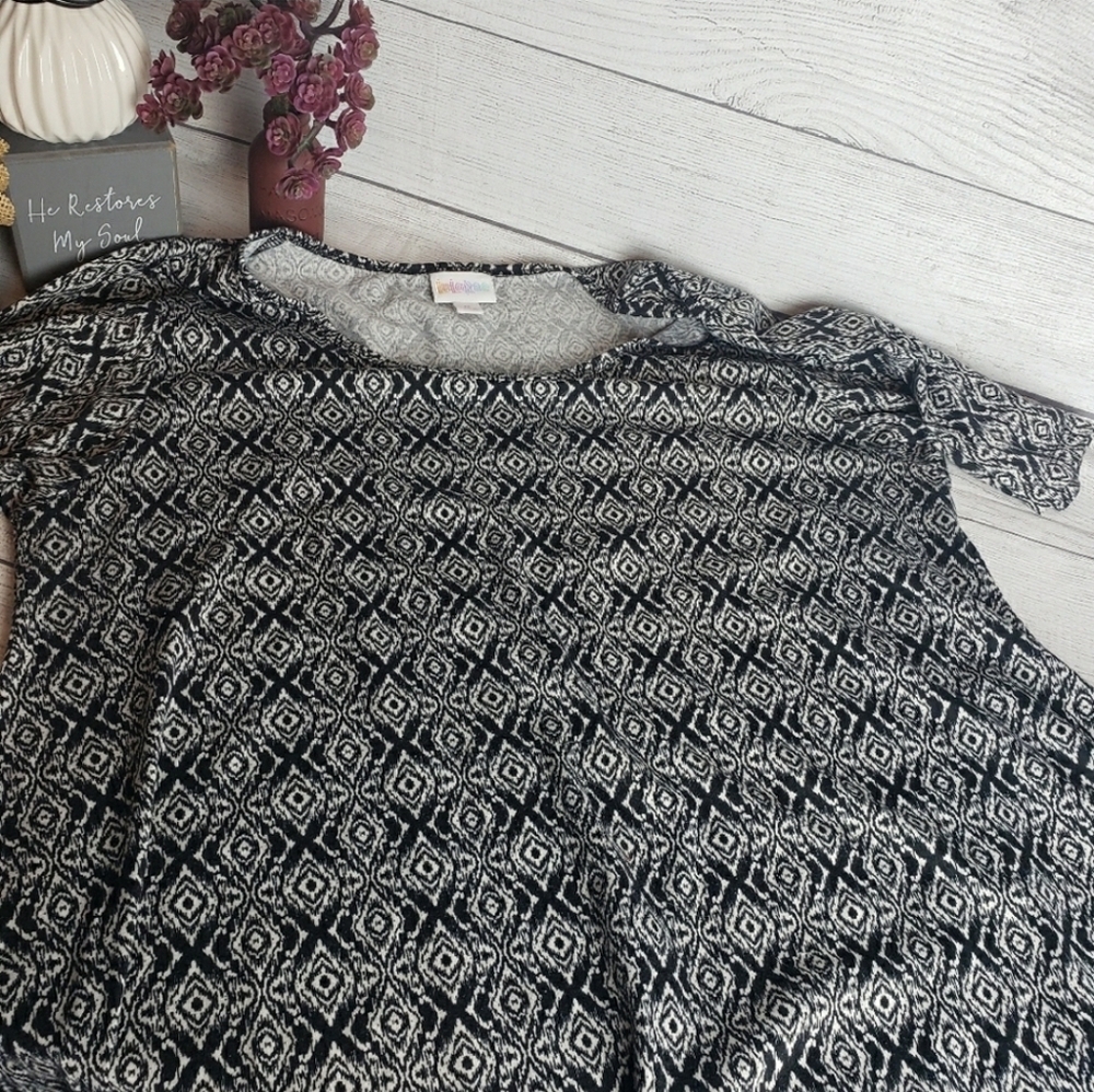 Lularoe Irma Hi-Lo Geometric‎ | Women's Sz Medium